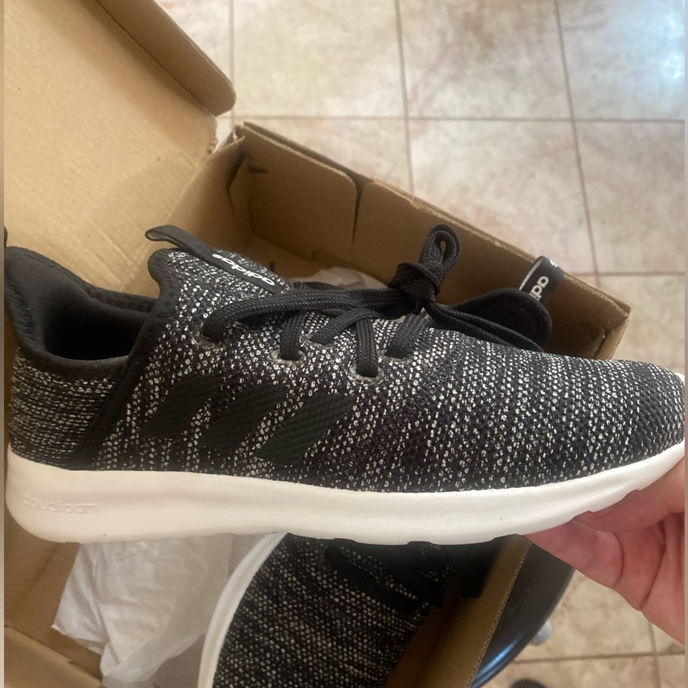 BRAND NEW adidas cloud foam pure with box. NWT and original box